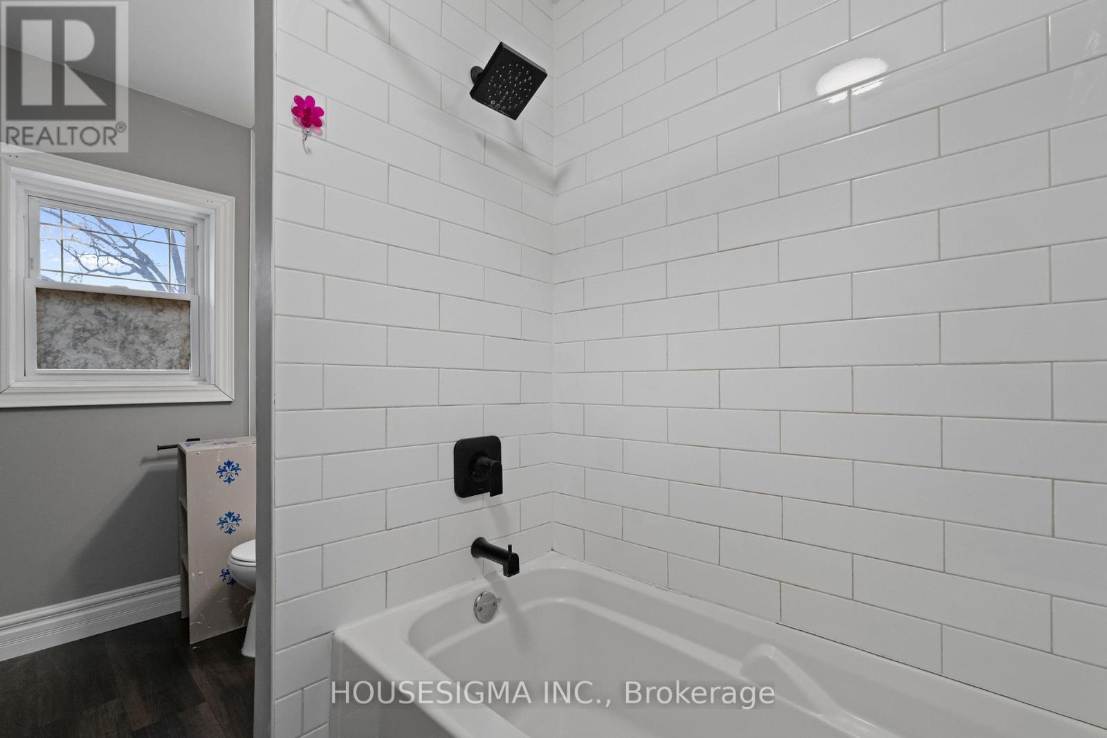 Upper - 66 Grand Avenue, London South, Ontario  N6C 1L7 - Photo 26 - X12990056