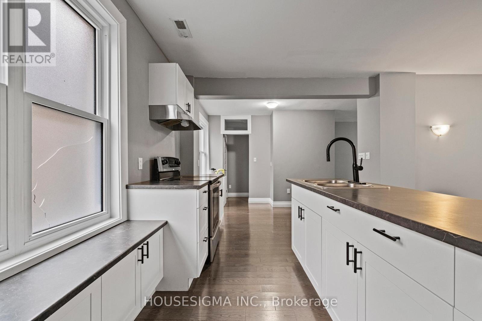 Upper - 66 Grand Avenue, London South, Ontario  N6C 1L7 - Photo 6 - X12990056