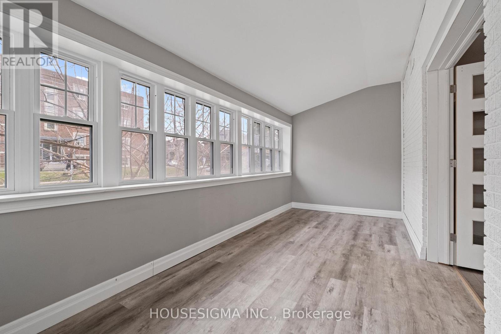 Upper - 66 Grand Avenue, London South, Ontario  N6C 1L7 - Photo 7 - X12990056