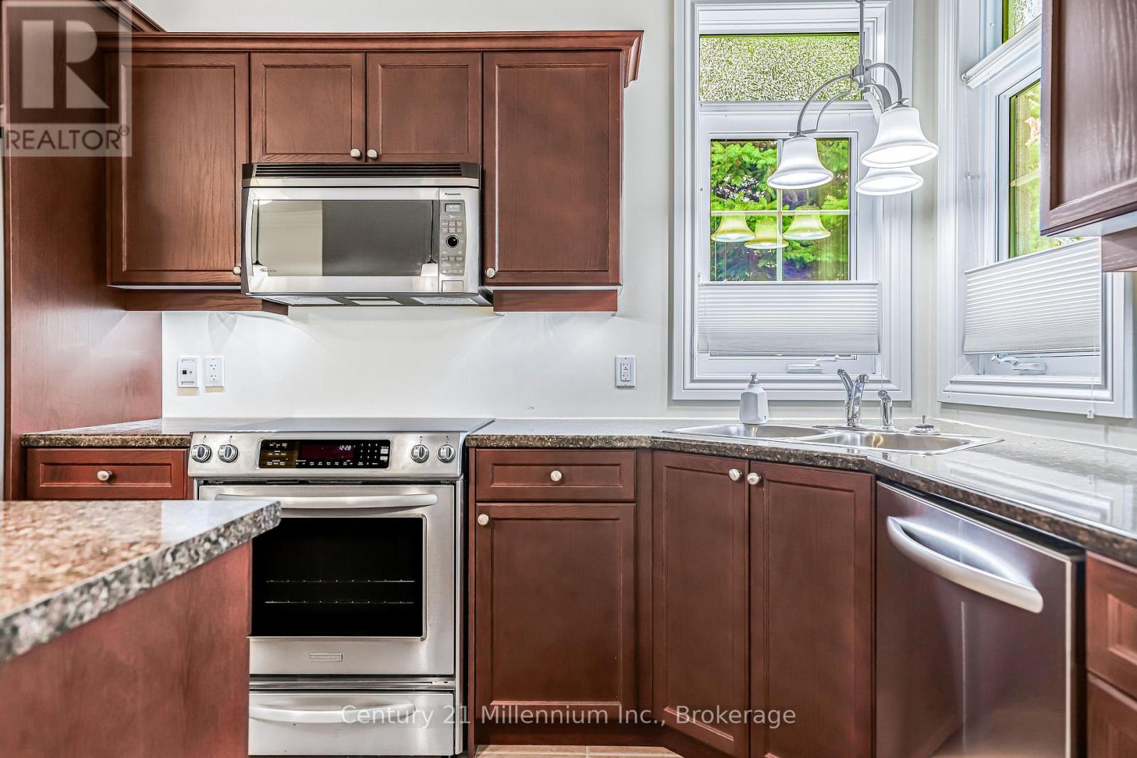 11 - 190 Morpeth Street, Saugeen Shores, Ontario  N0H 2L0 - Photo 9 - X12989984