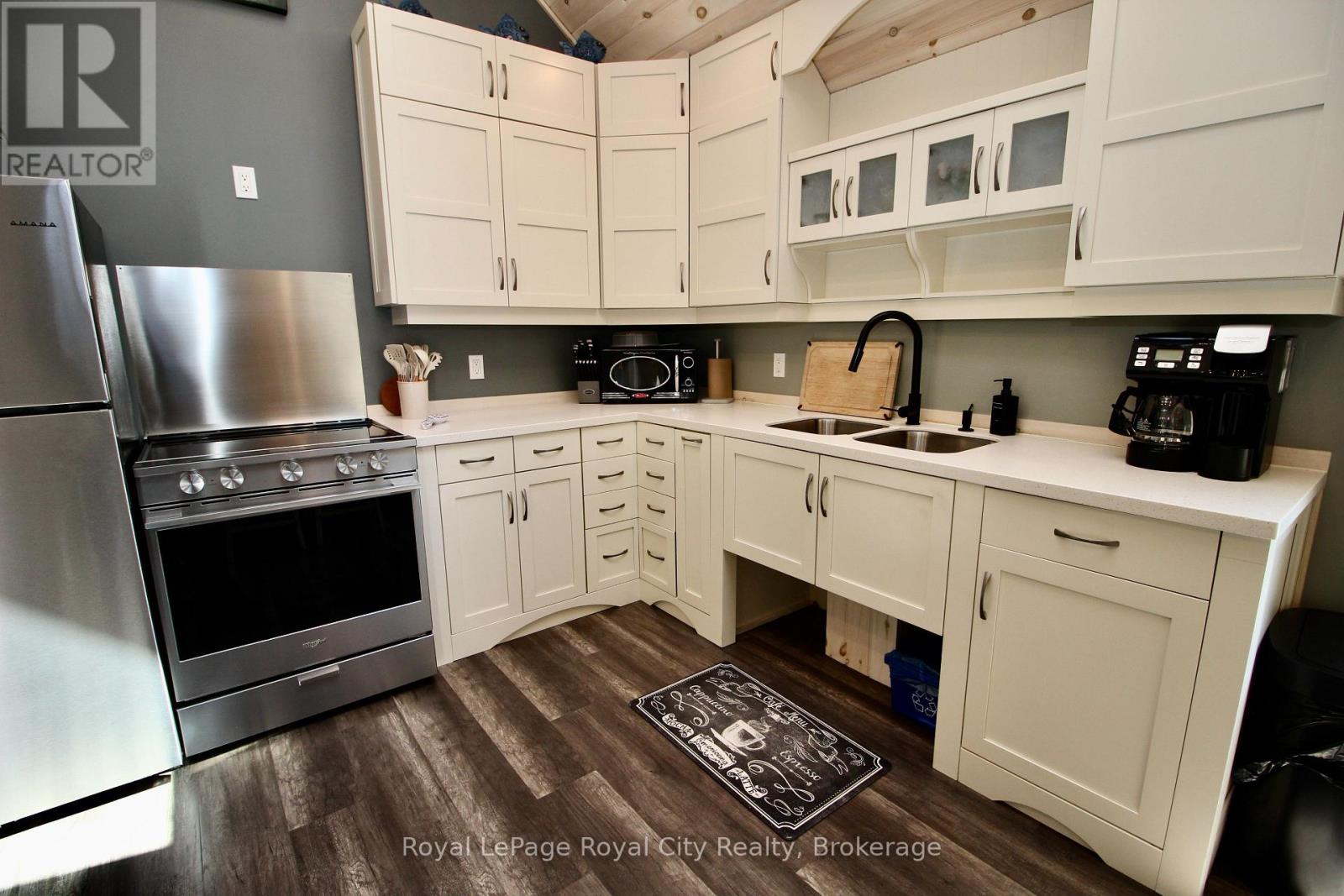 4 Legion Street, Northern Bruce Peninsula, Ontario  N0H 2R0 - Photo 11 - X12990046