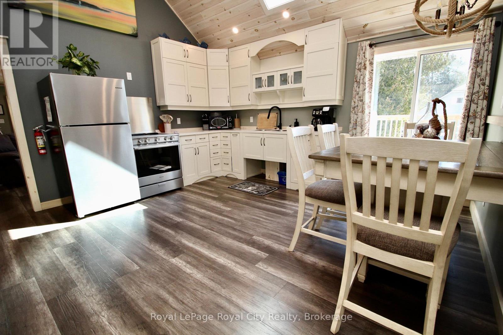 4 Legion Street, Northern Bruce Peninsula, Ontario  N0H 2R0 - Photo 13 - X12990046