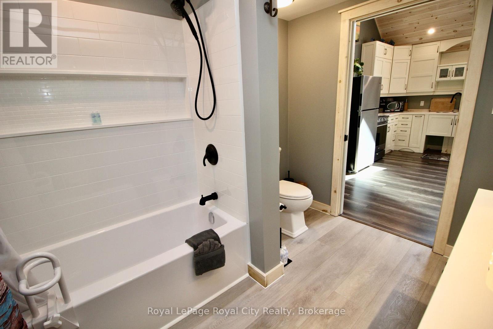 4 Legion Street, Northern Bruce Peninsula, Ontario  N0H 2R0 - Photo 18 - X12990046