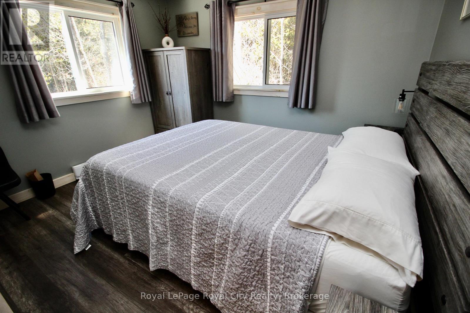 4 Legion Street, Northern Bruce Peninsula, Ontario  N0H 2R0 - Photo 21 - X12990046