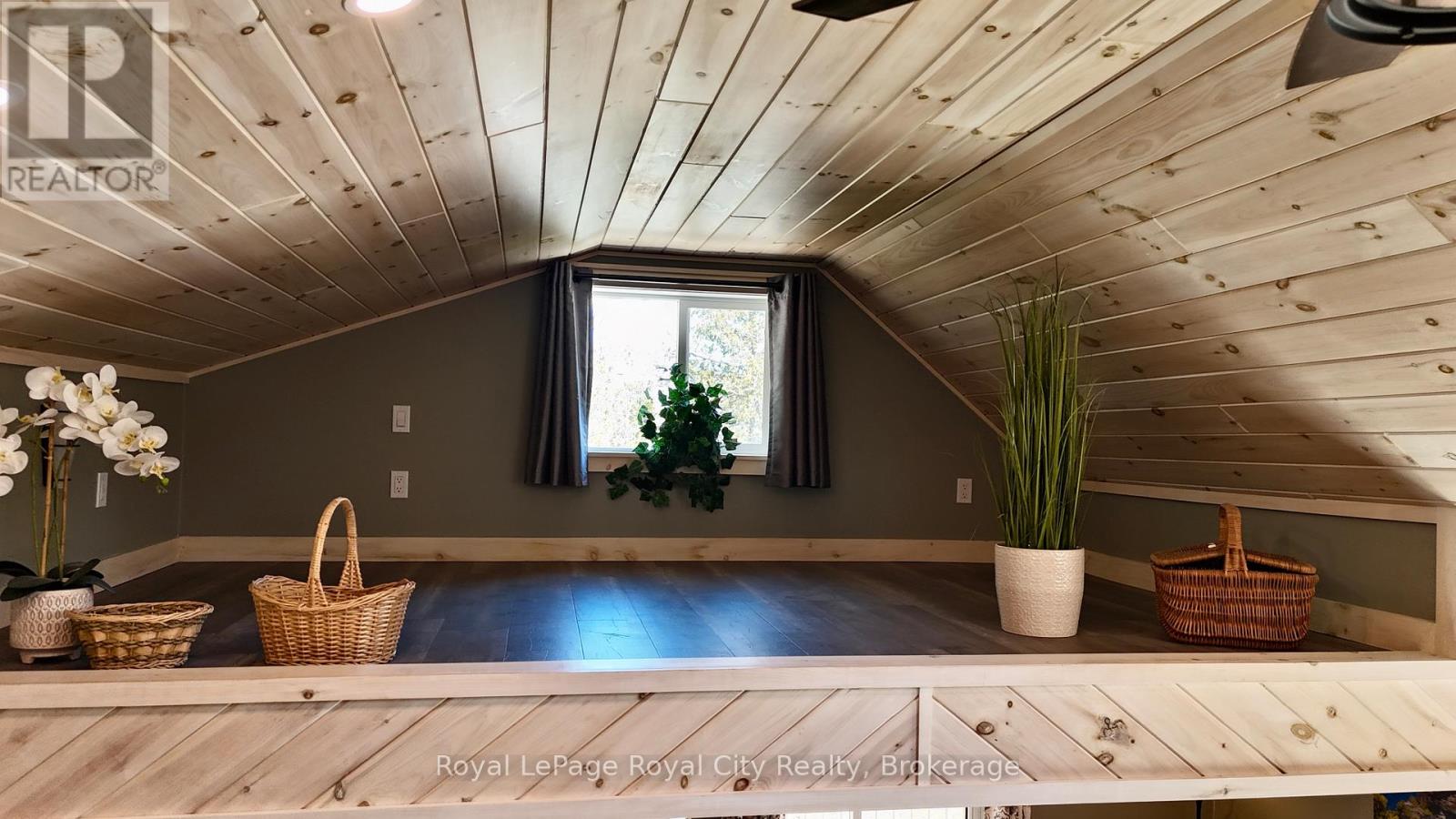 4 Legion Street, Northern Bruce Peninsula, Ontario  N0H 2R0 - Photo 25 - X12990046