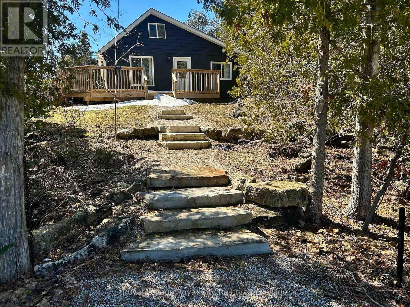 4 Legion Street, Northern Bruce Peninsula, Ontario  N0H 2R0 - Photo 3 - X12990046