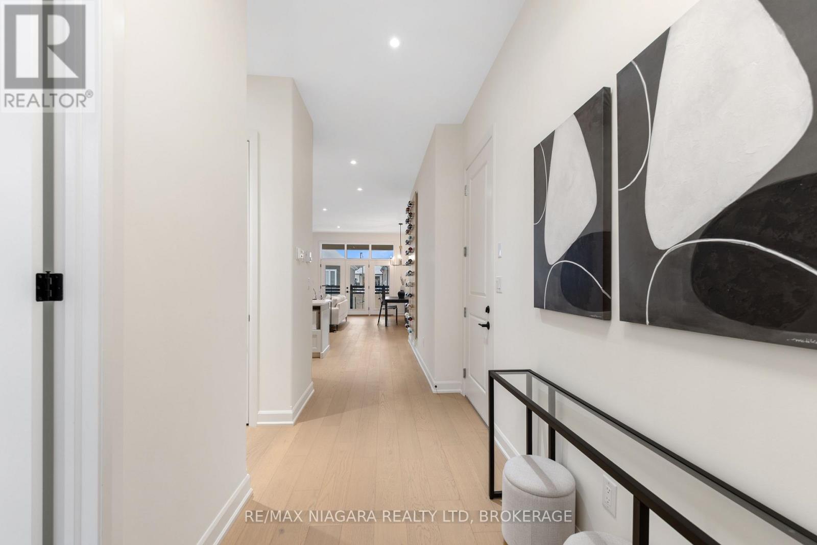 6 Butternut Crescent, Fort Erie, Ontario  L0S 1N0 - Photo 3 - X12660652