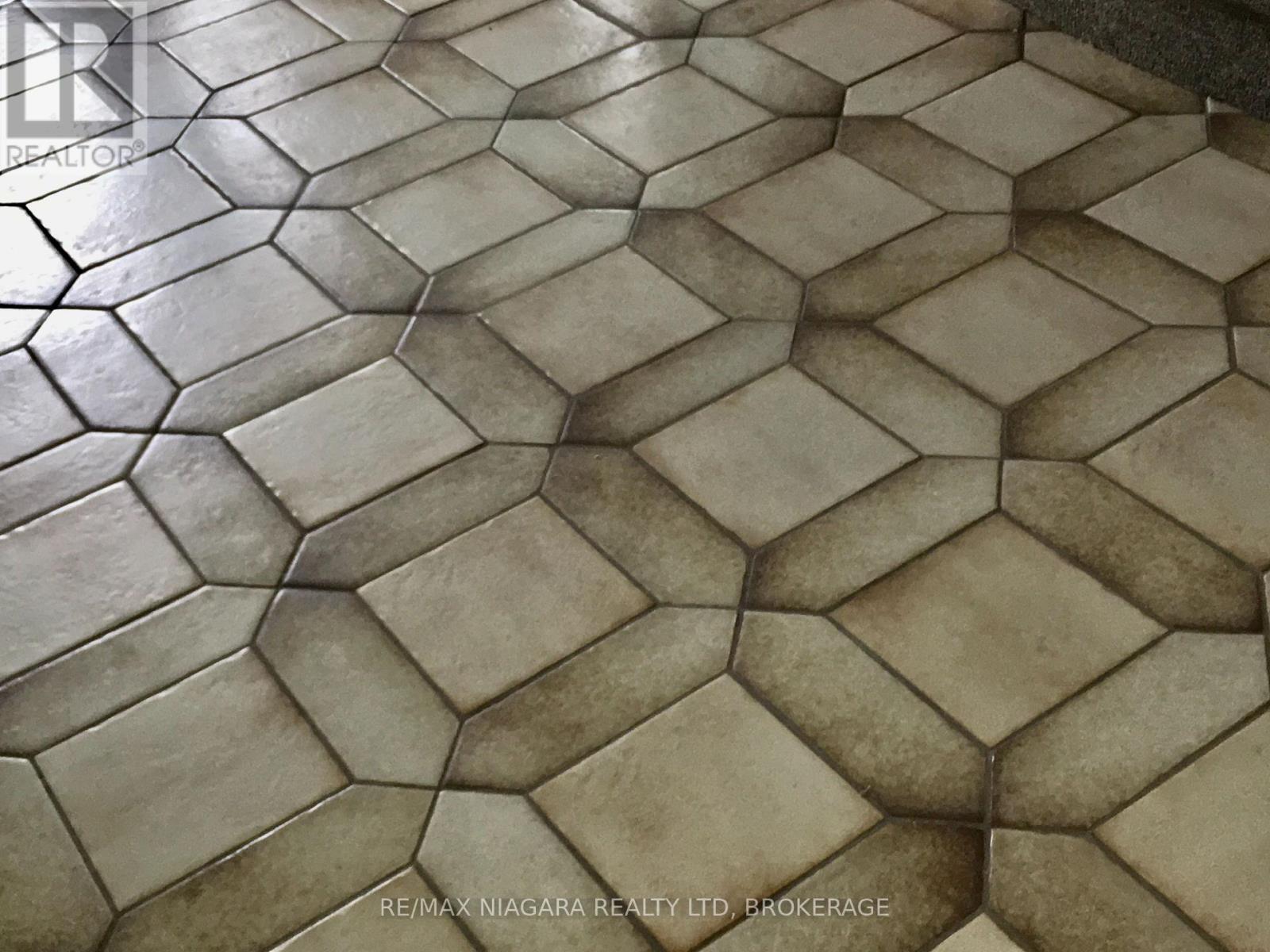 4628 Baldwin Avenue, Niagara Falls, Ontario  L2H 1N8 - Photo 8 - X12980122