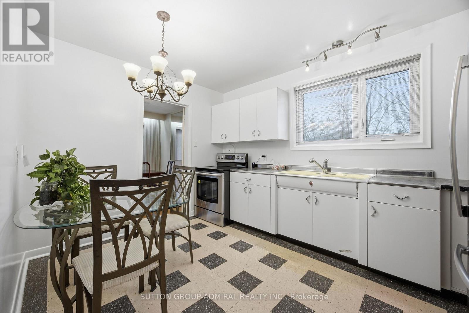 48 Goddard Street, Toronto, Ontario  M3H 5E1 - Photo 5 - C12989978