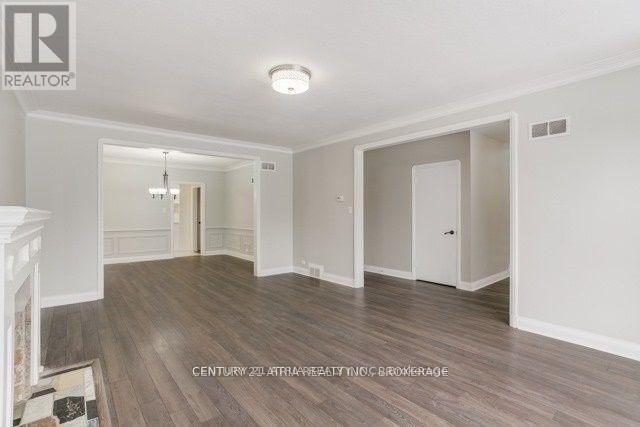 46 Fenn Avenue, Toronto, Ontario  M2L 1M8 - Photo 3 - C12990006