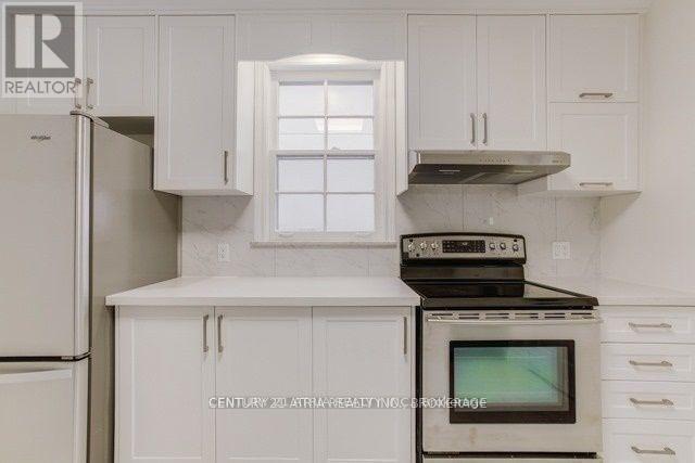 46 Fenn Avenue, Toronto, Ontario  M2L 1M8 - Photo 7 - C12990006