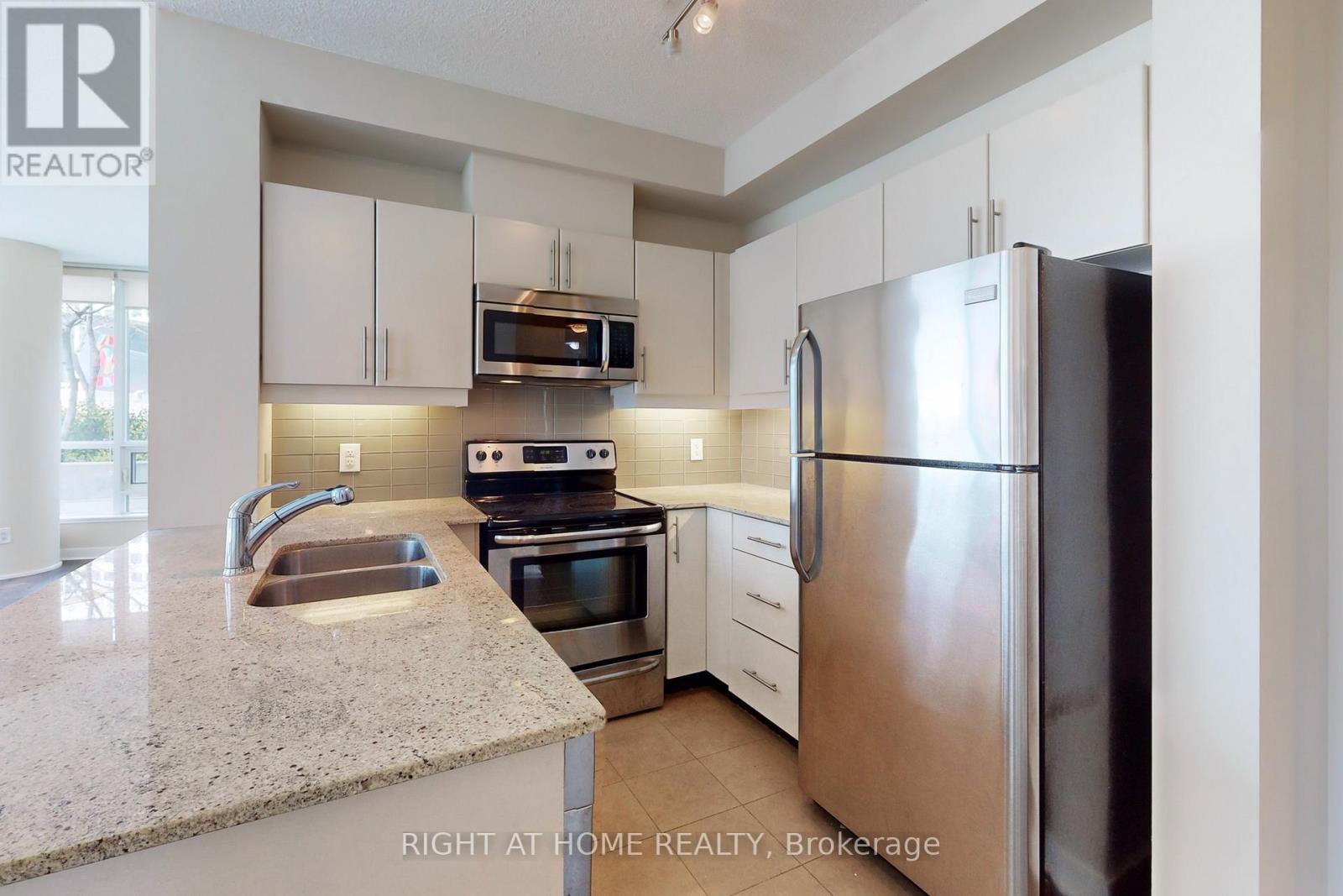 503 - 33 Bay Street, Toronto, Ontario  M5J 2Z3 - Photo 16 - C12990052