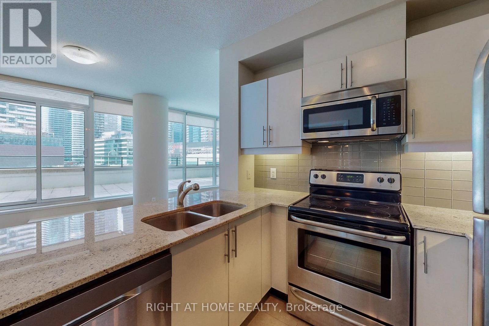 503 - 33 Bay Street, Toronto, Ontario  M5J 2Z3 - Photo 17 - C12990052