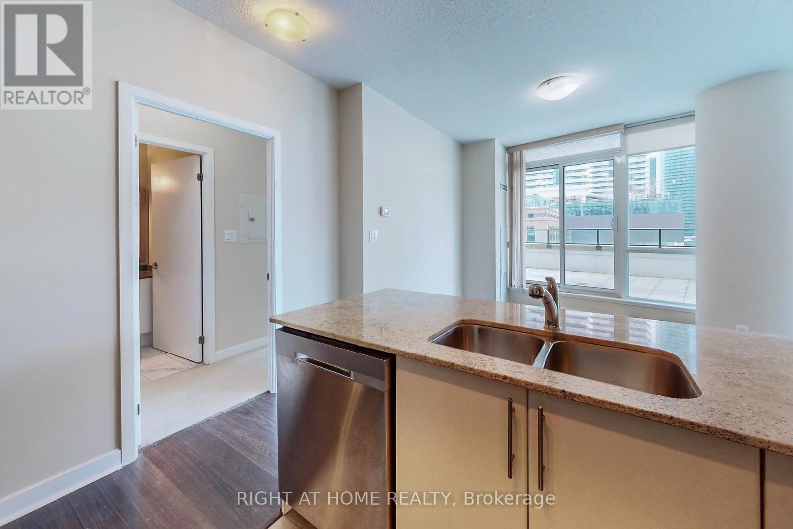 503 - 33 Bay Street, Toronto, Ontario  M5J 2Z3 - Photo 18 - C12990052