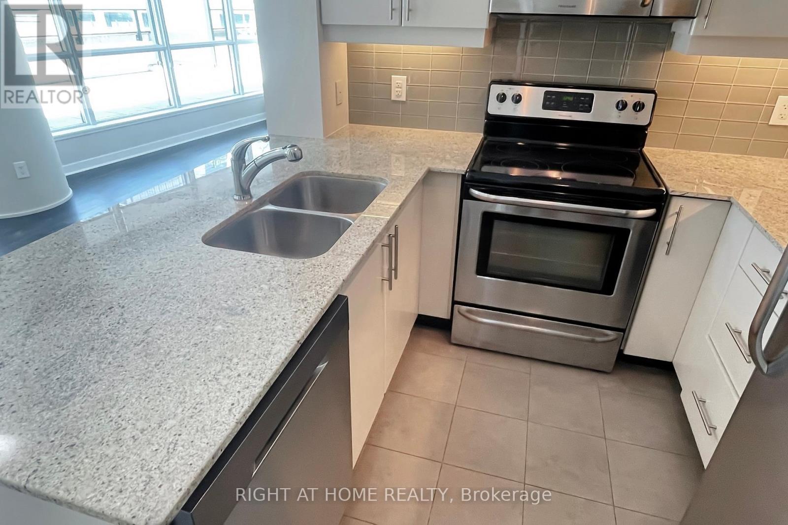 503 - 33 Bay Street, Toronto, Ontario  M5J 2Z3 - Photo 19 - C12990052