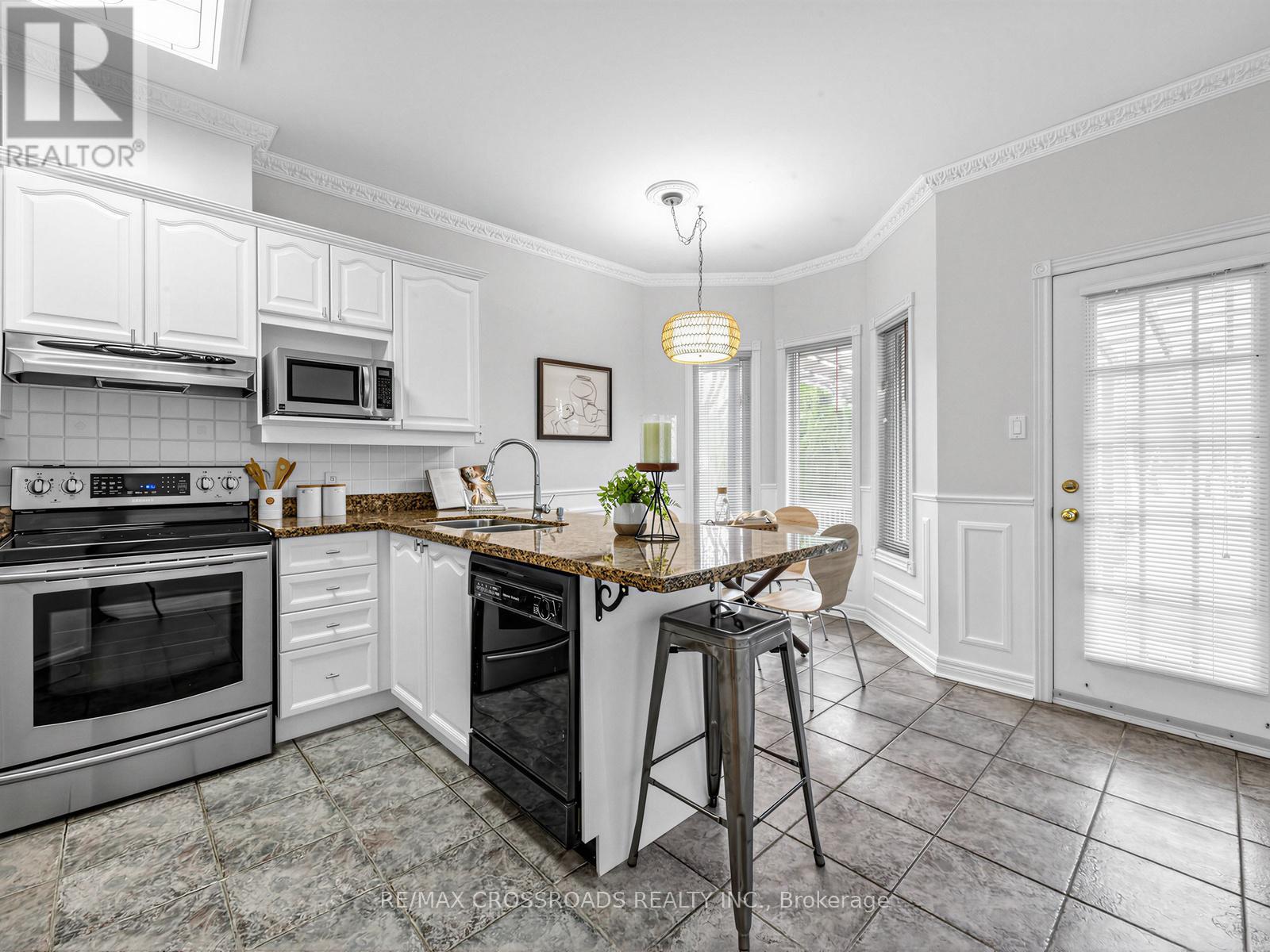 484 Poplar Avenue, Ajax, Ontario  L1S 1E8 - Photo 15 - E12990076