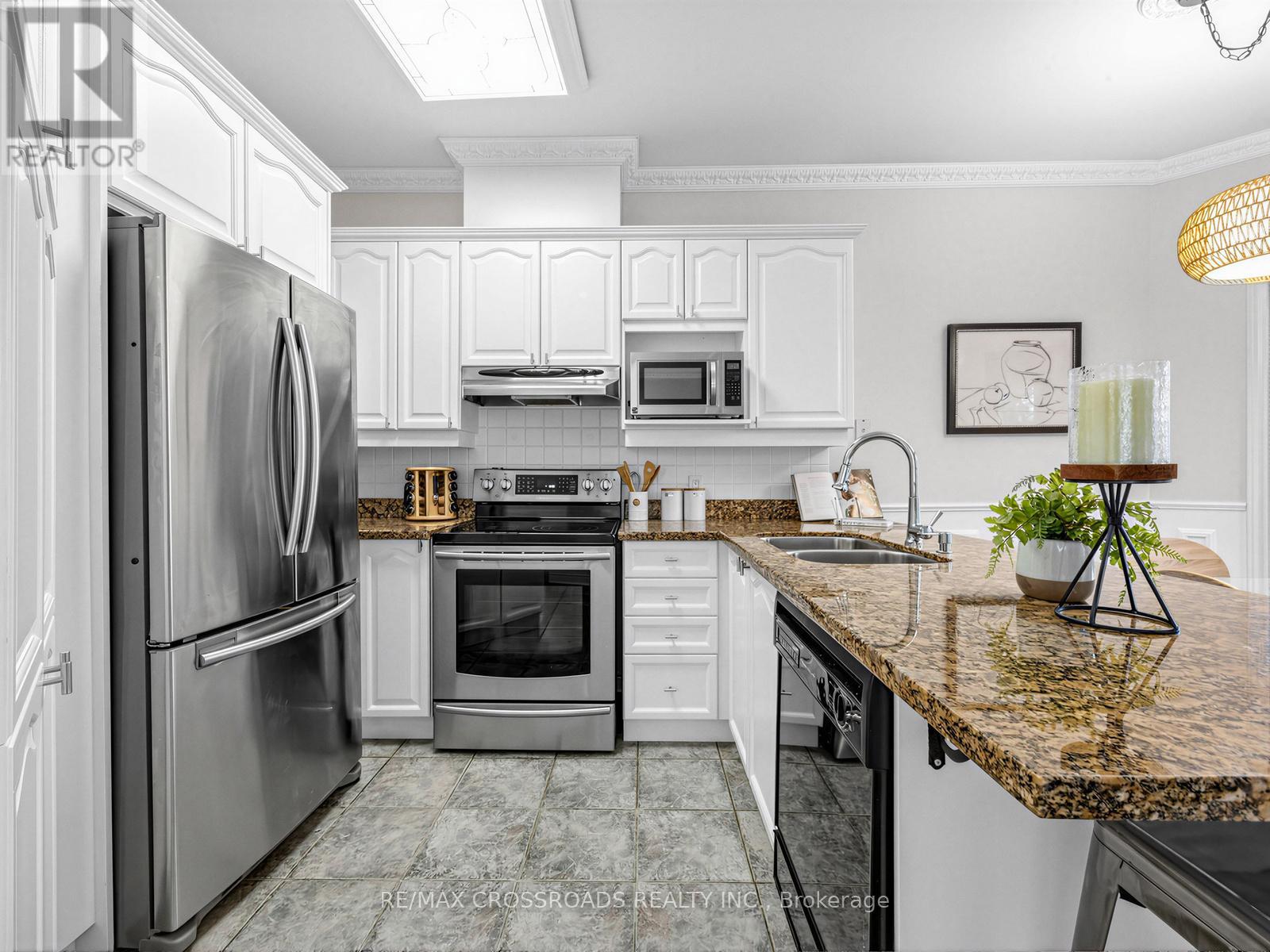 484 Poplar Avenue, Ajax, Ontario  L1S 1E8 - Photo 16 - E12990076