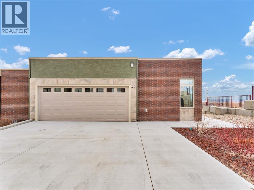 42 Palisades Lane Ne, Medicine Hat, Alberta  T1C 2B4 - Photo 1 - A2299081