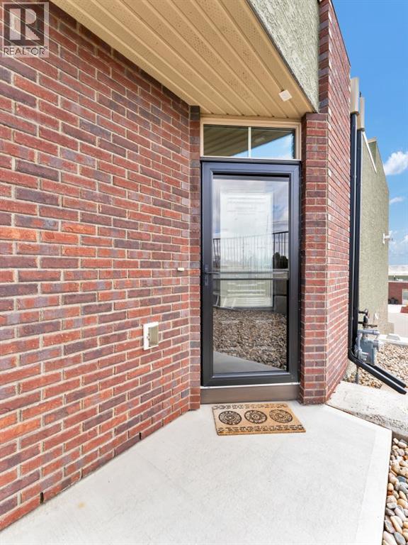 42 Palisades Lane Ne, Medicine Hat, Alberta  T1C 2B4 - Photo 4 - A2299081