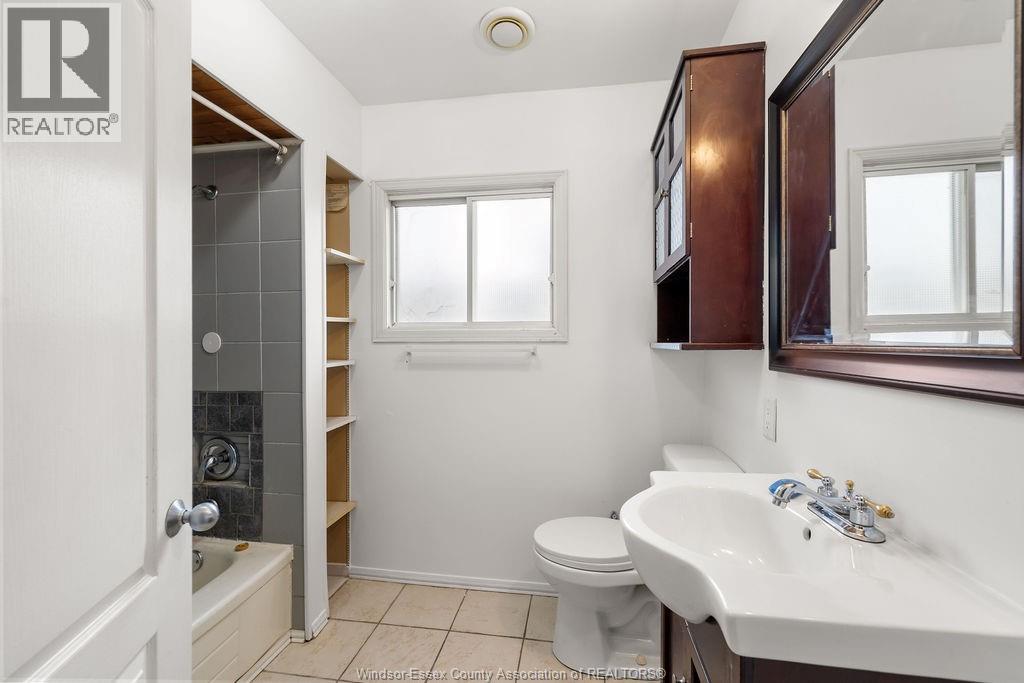 716 Alexandrine, Windsor, Ontario  N8X 3C2 - Photo 8 - 26007916