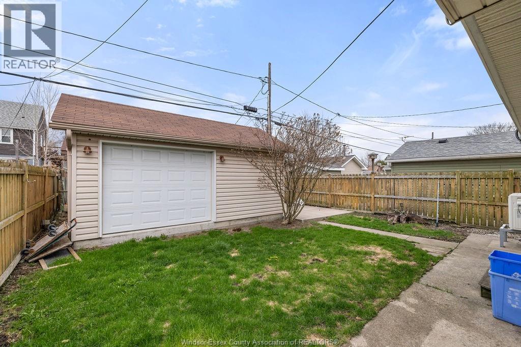 716 Alexandrine, Windsor, Ontario  N8X 3C2 - Photo 17 - 26007916