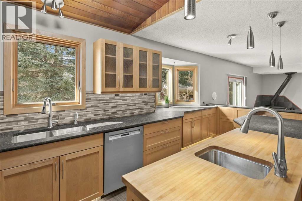 244 Ranchridge Bay NW, Calgary, Alberta  T3G 1V4 - Photo 3 - A2296107