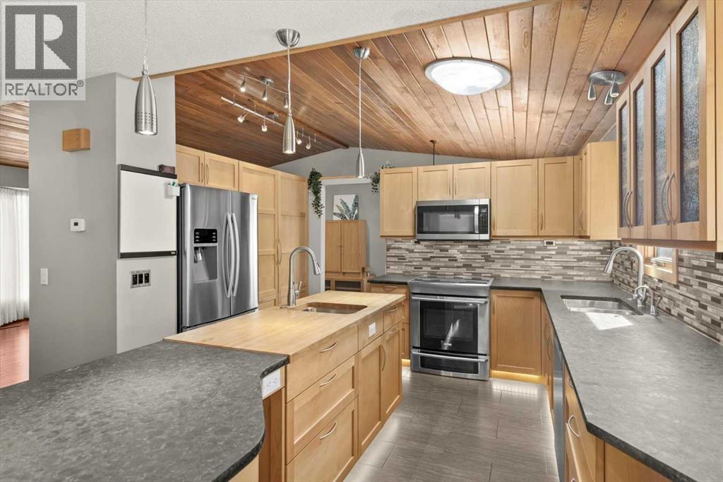 244 Ranchridge Bay NW, Calgary, Alberta  T3G 1V4 - Photo 5 - A2296107