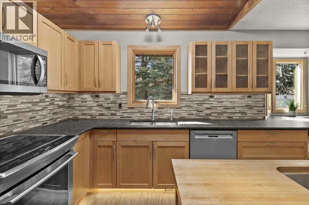 244 Ranchridge Bay NW, Calgary, Alberta  T3G 1V4 - Photo 2 - A2296107