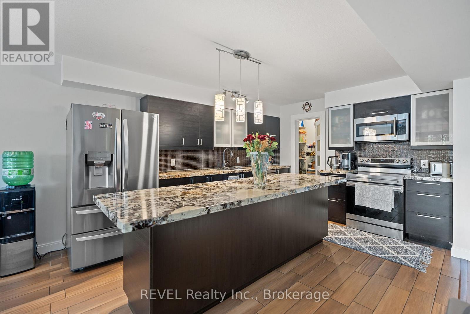 6558 Montrose Road, Niagara Falls, Ontario  L2H 1M4 - Photo 9 - X12989954