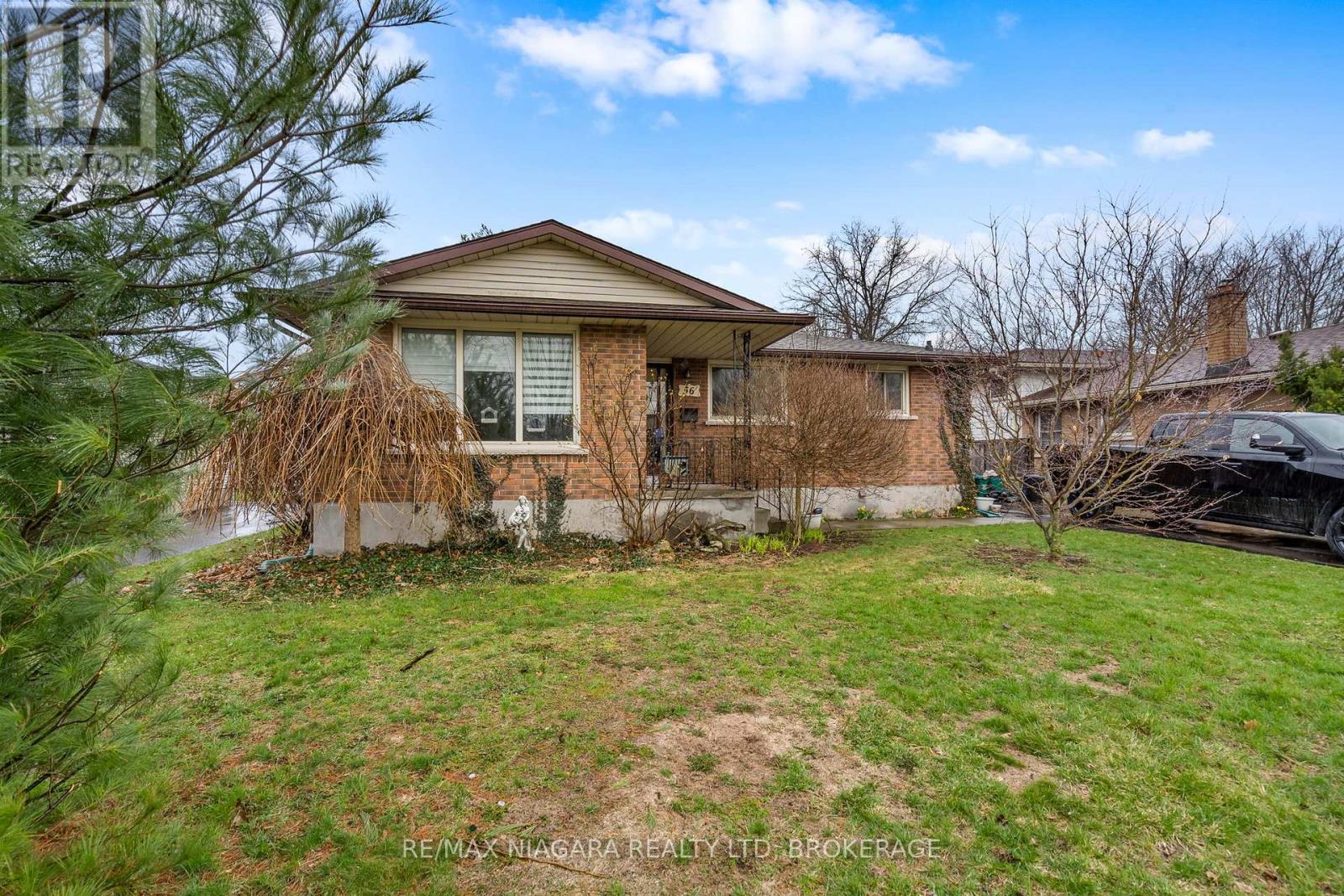 56 Royal Oak Drive, Welland, Ontario  L3C 5V9 - Photo 2 - X12990098