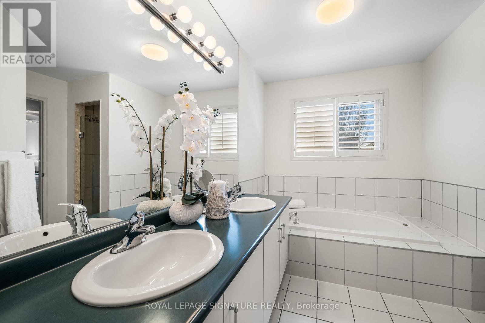 59 Edenbridge Drive, Vaughan, Ontario  L4J 7V3 - Photo 17 - N12989924