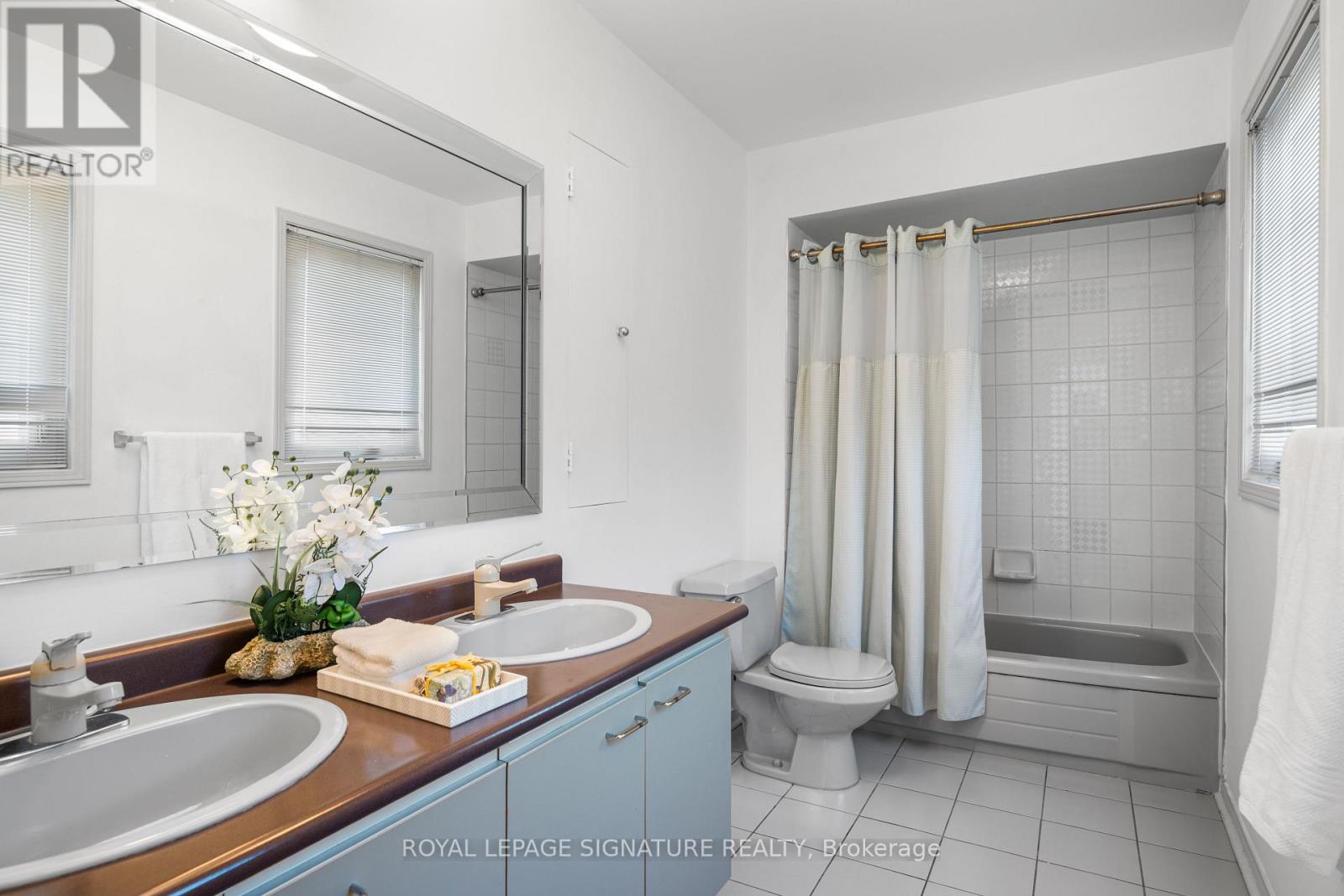 59 Edenbridge Drive, Vaughan, Ontario  L4J 7V3 - Photo 23 - N12989924