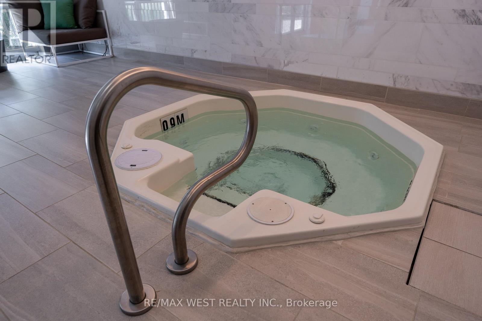 230 - 111 Civic Square Gate, Aurora, Ontario  L4G 0S6 - Photo 30 - N12990064