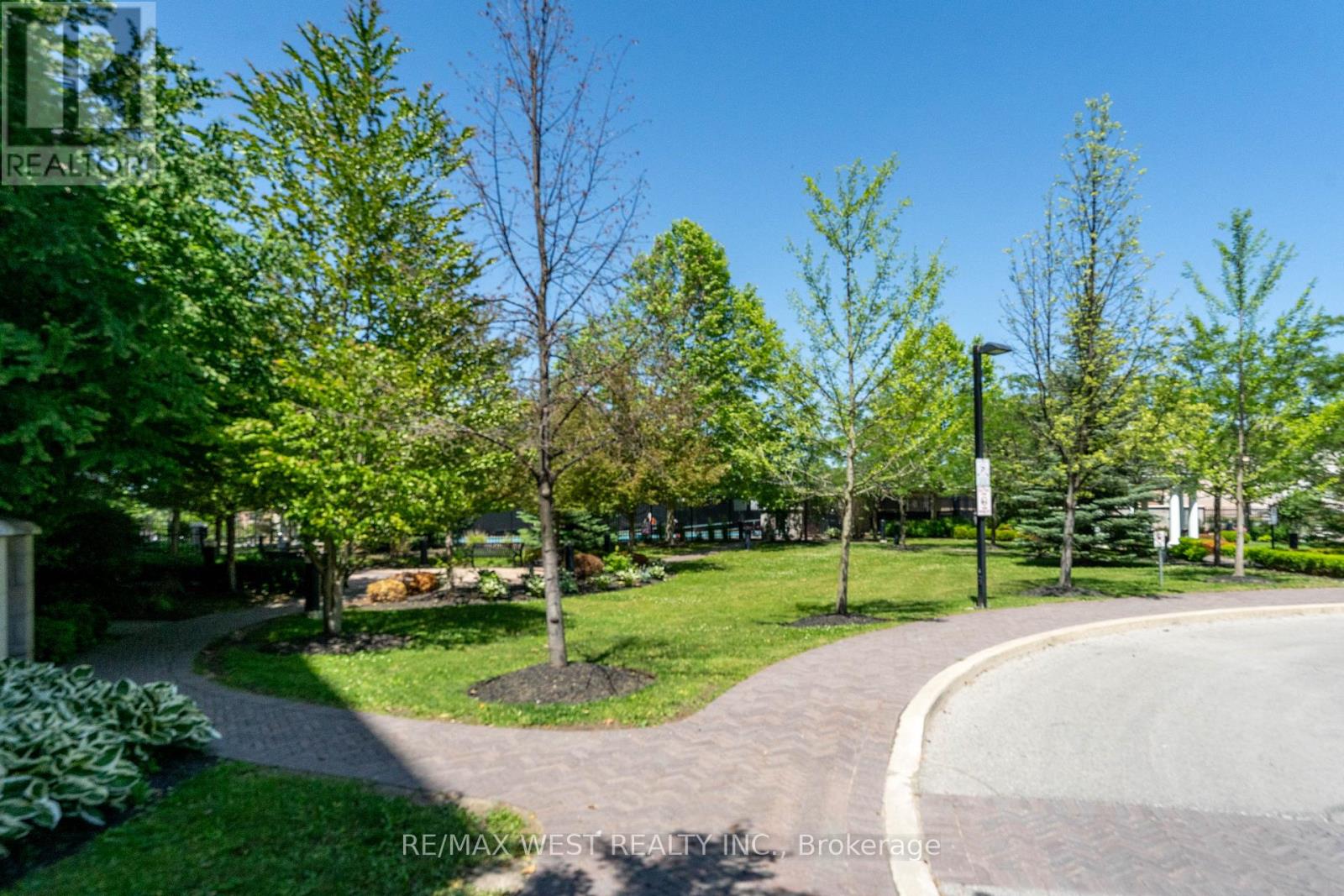 230 - 111 Civic Square Gate, Aurora, Ontario  L4G 0S6 - Photo 36 - N12990064