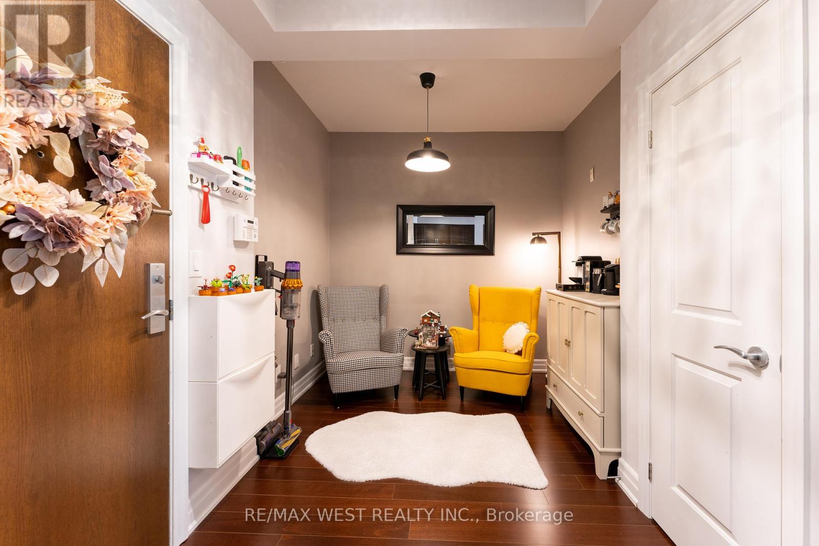 230 - 111 Civic Square Gate, Aurora, Ontario  L4G 0S6 - Photo 5 - N12990064