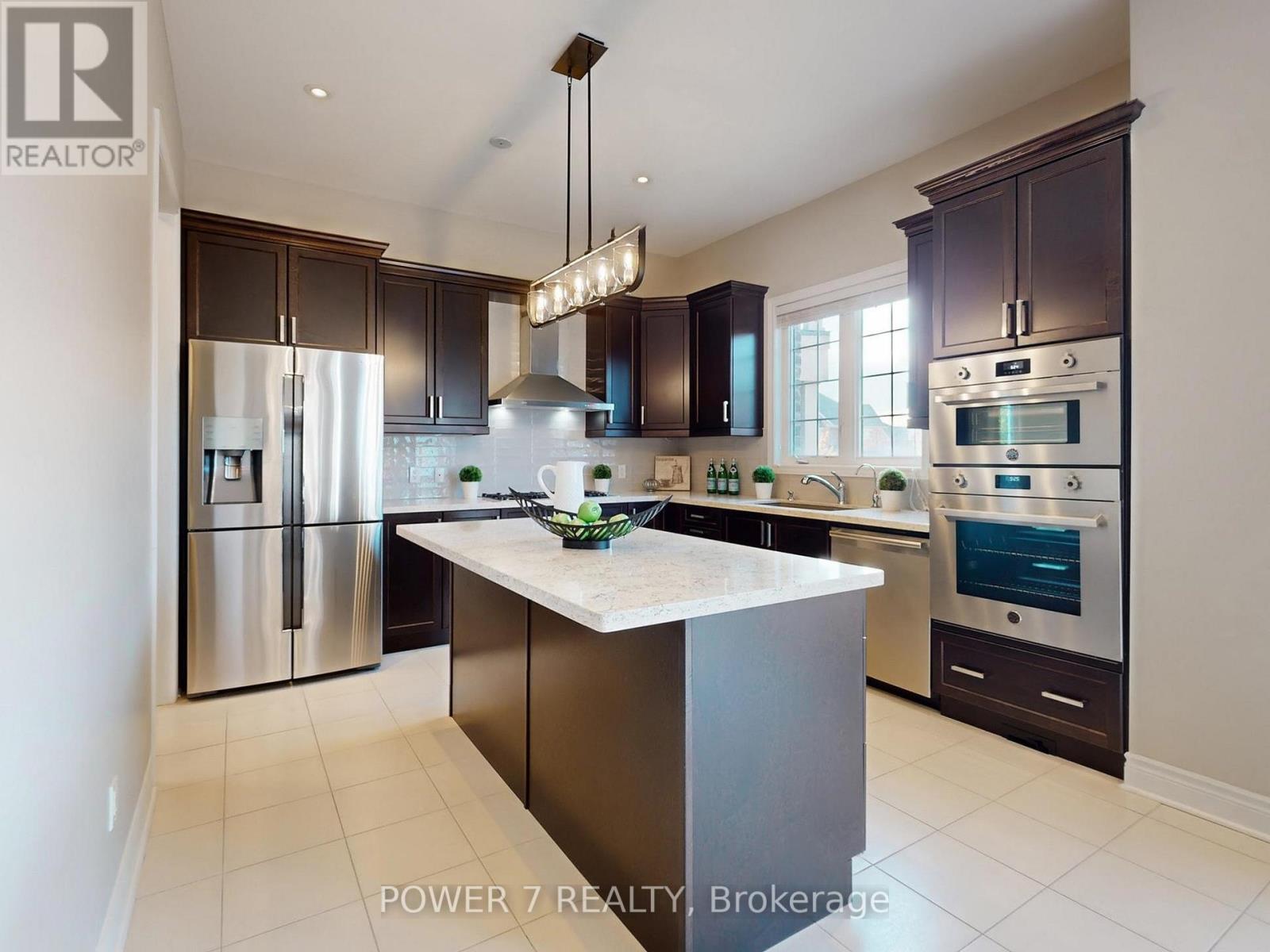 61 Match Point Court, Aurora, Ontario  L4G 3J1 - Photo 16 - N12990092