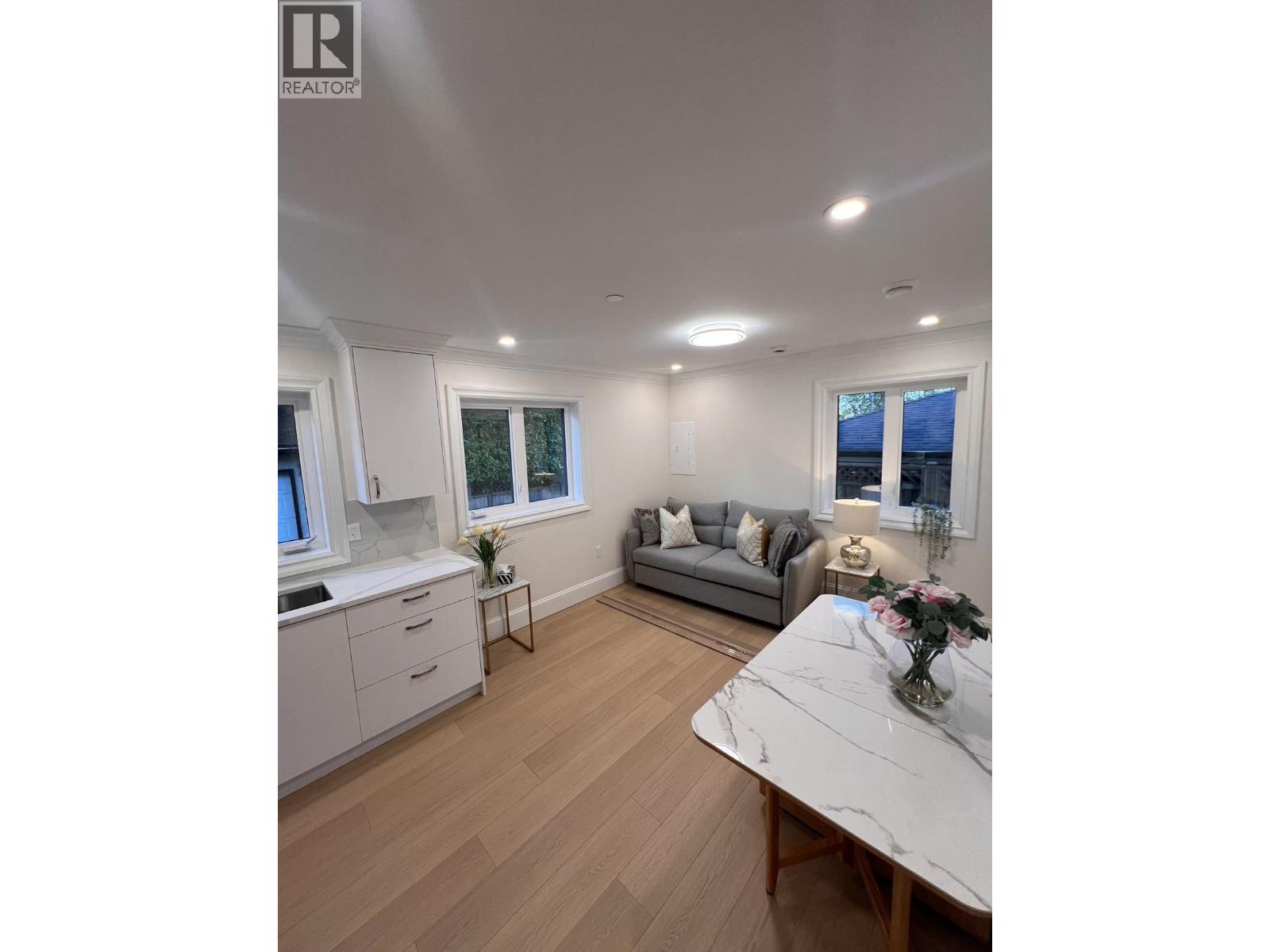 Laneway House 4167 W 12th Ave, Vancouver, British Columbia  V6R 2P5 - Photo 2 - R3110206