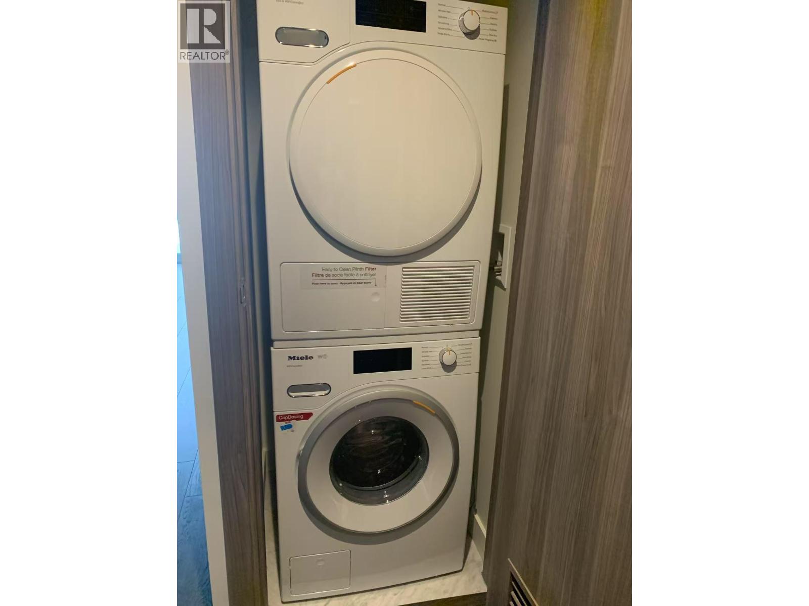 2909 89 Nelson, Vancouver, British Columbia V6Z 0E7 - Photo 2 - R3110231