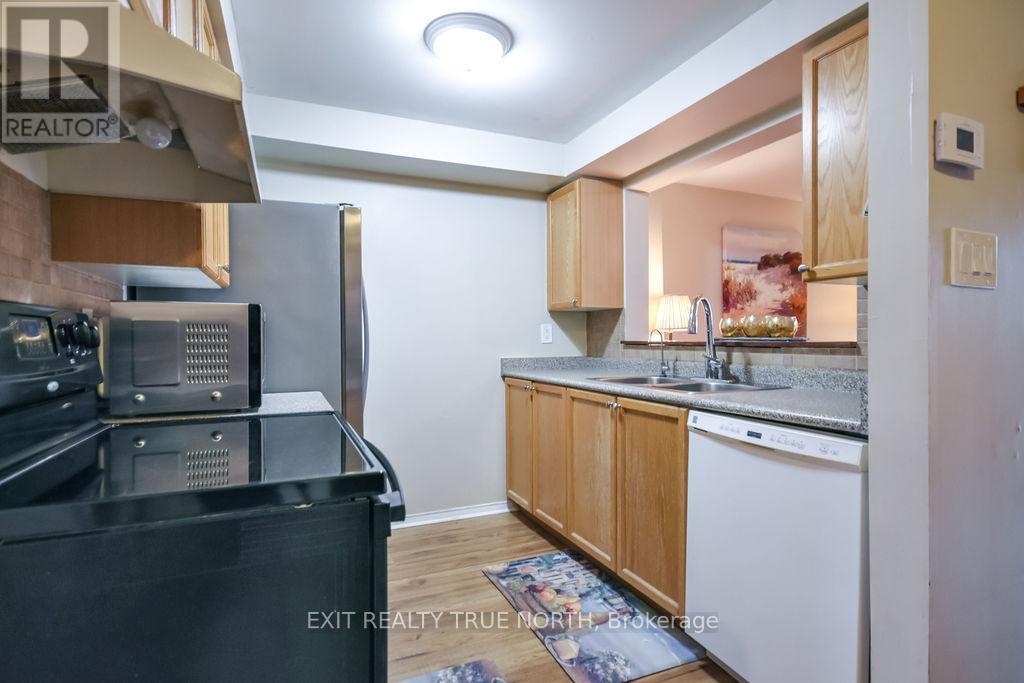 357 Dunsmore Lane, Barrie, Ontario  L4M 7B1 - Photo 6 - S12989992