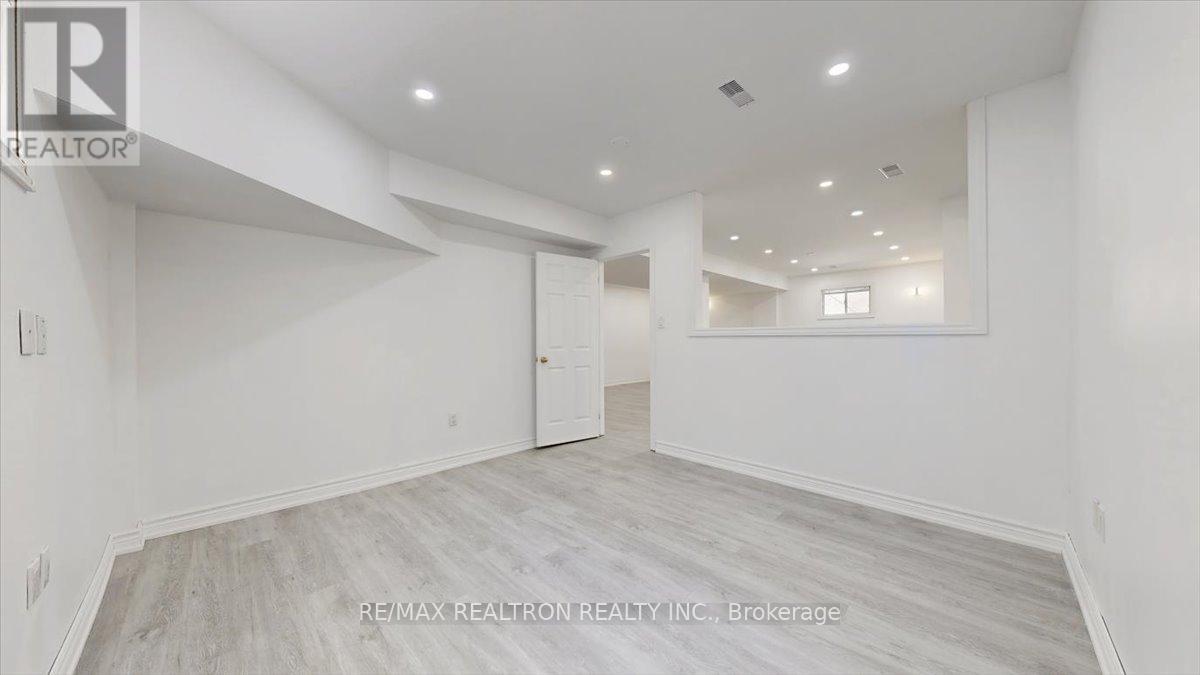 19 Tamarack Trail, Barrie, Ontario  L4N 9S1 - Photo 44 - S12990004