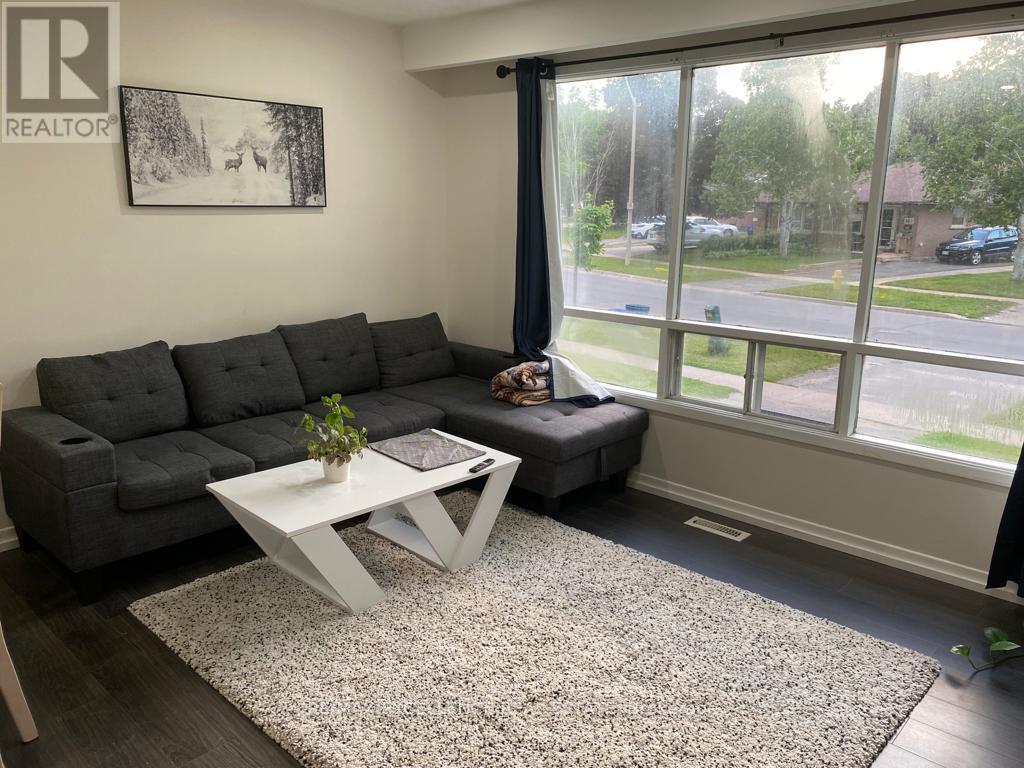 31 Bernick Drive, Barrie (Grove East), Ontario L4M 5C1 - Photo 6 - S12990072