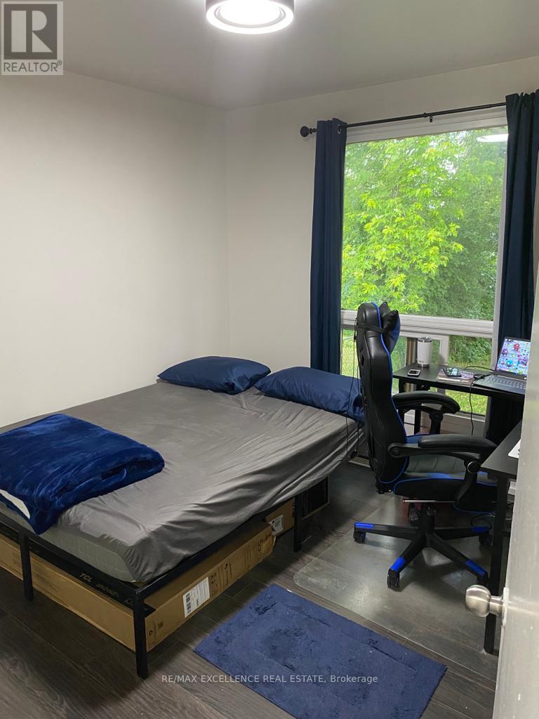 31 Bernick Drive, Barrie (Grove East), Ontario L4M 5C1 - Photo 9 - S12990072