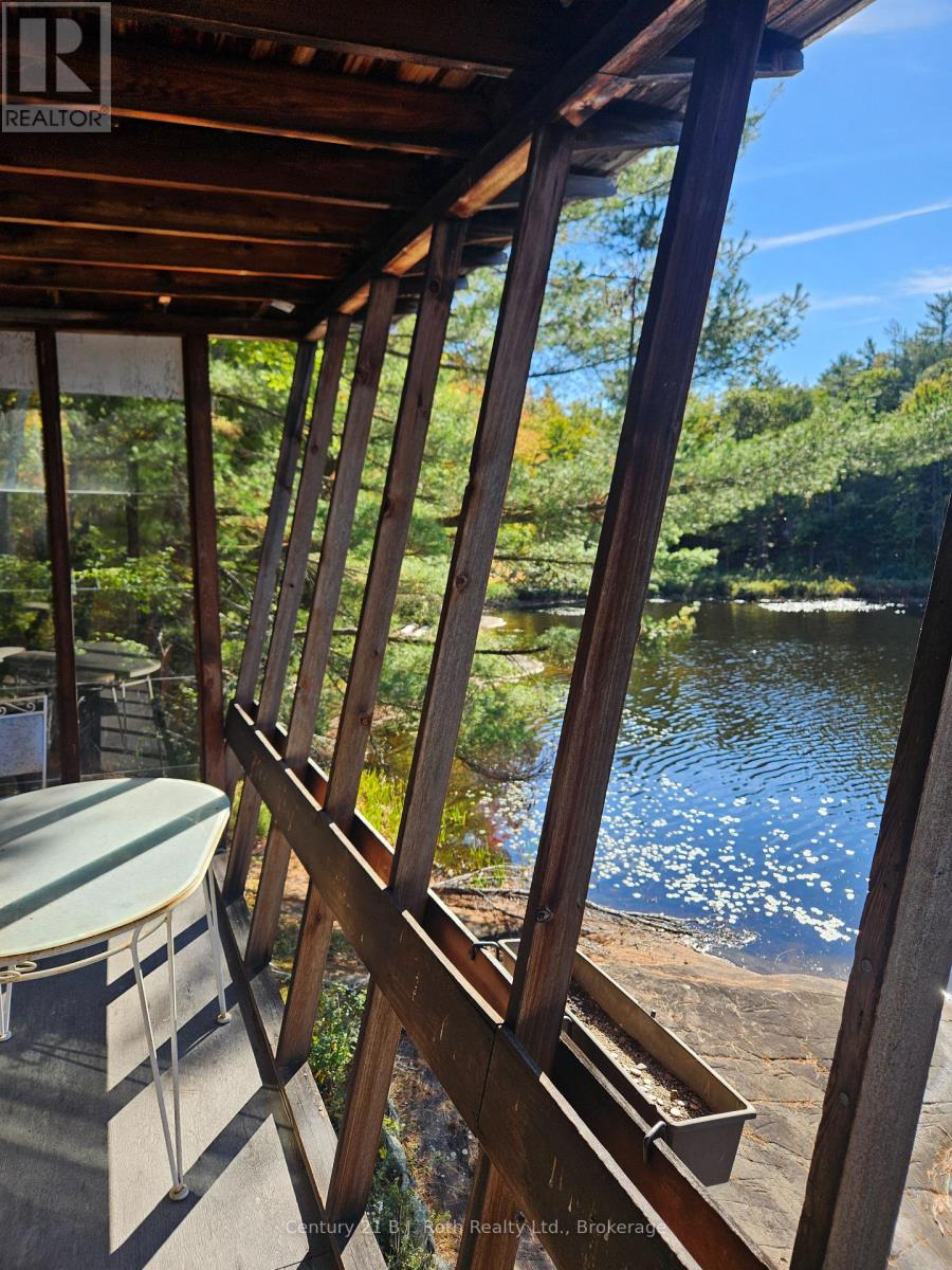 1112 Sam Cook Road, Gravenhurst, Ontario  P1P 1R3 - Photo 17 - X12672910