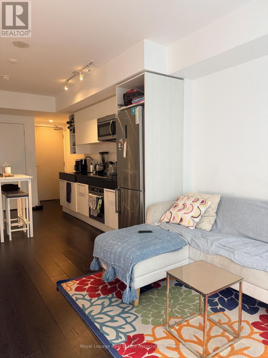 2206 - 68 Shuter Street, Toronto, Ontario  M5B 1B4 - Photo 3 - C12982908