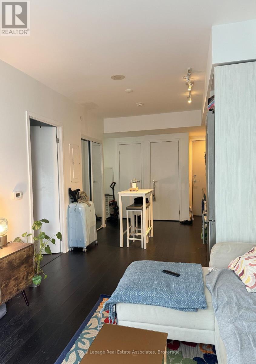 2206 - 68 Shuter Street, Toronto, Ontario  M5B 1B4 - Photo 4 - C12982908