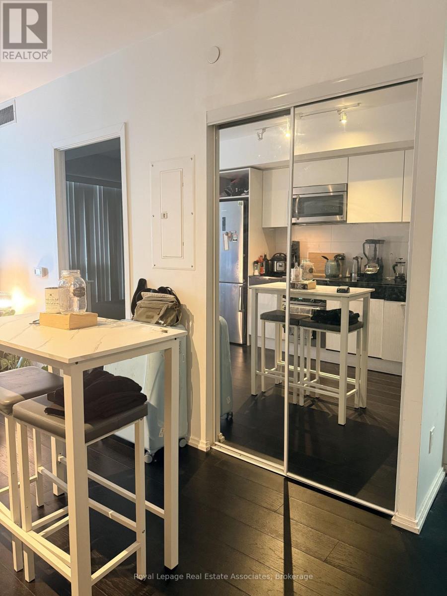 2206 - 68 Shuter Street, Toronto, Ontario  M5B 1B4 - Photo 10 - C12982908