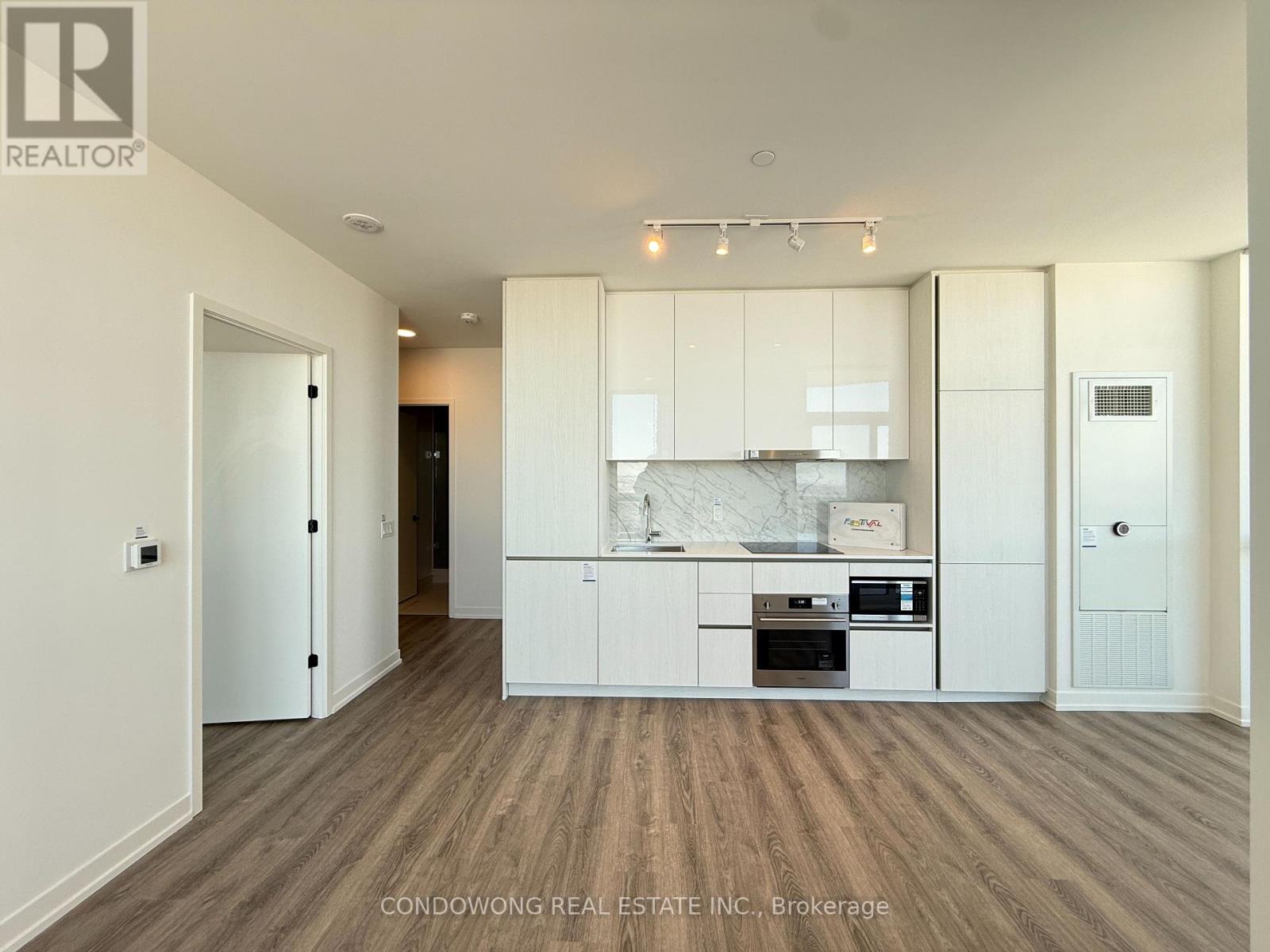 6002 - 8 Interchange Way, Vaughan, Ontario  L4K 0R2 - Photo 3 - N12906230