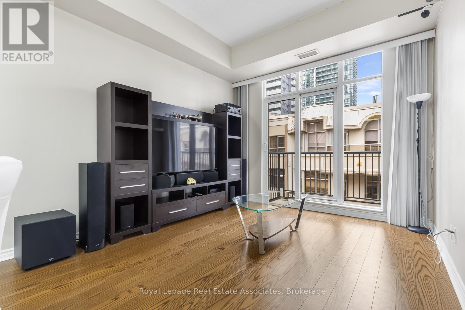 319 - 330 Princess Royal Drive, Mississauga, Ontario  L5B 4P7 - Photo 11 - W12982960