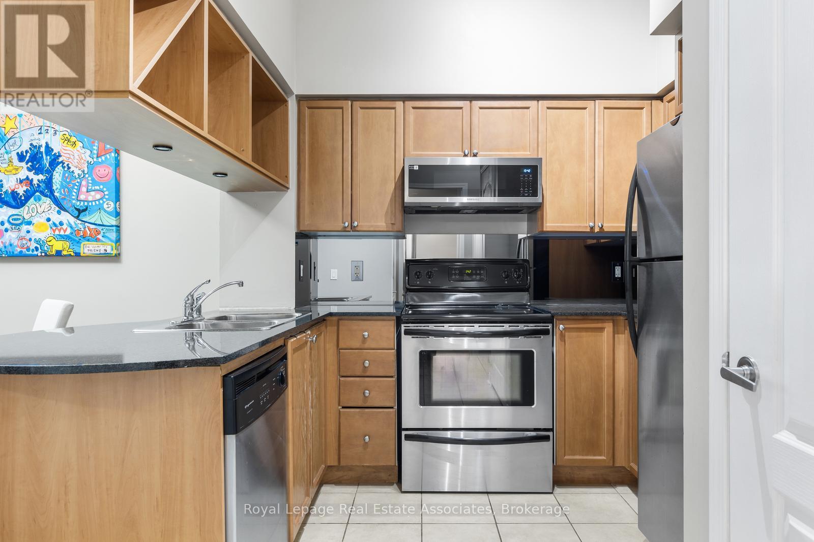 319 - 330 Princess Royal Drive, Mississauga, Ontario  L5B 4P7 - Photo 15 - W12982960