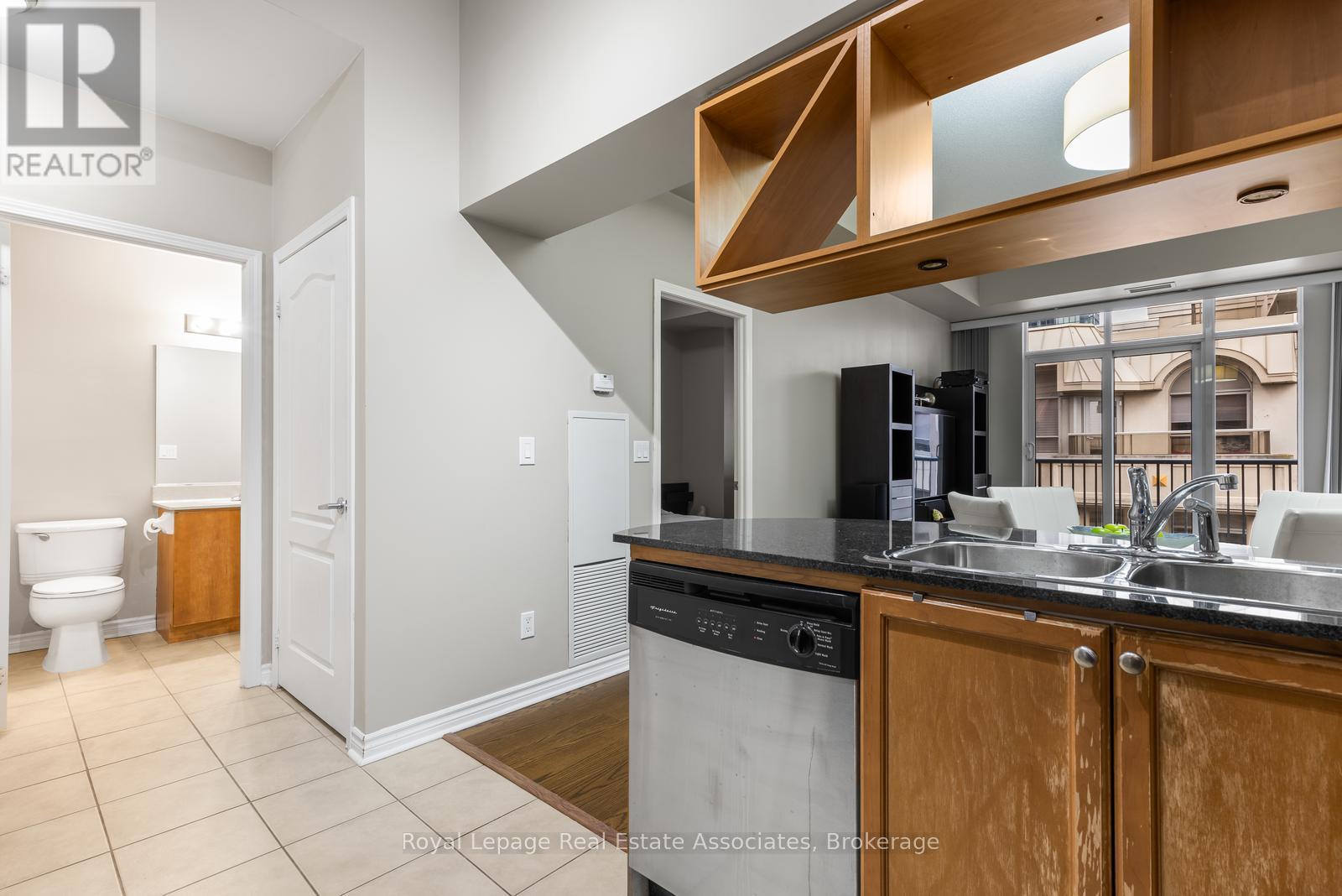 319 - 330 Princess Royal Drive, Mississauga, Ontario  L5B 4P7 - Photo 17 - W12982960